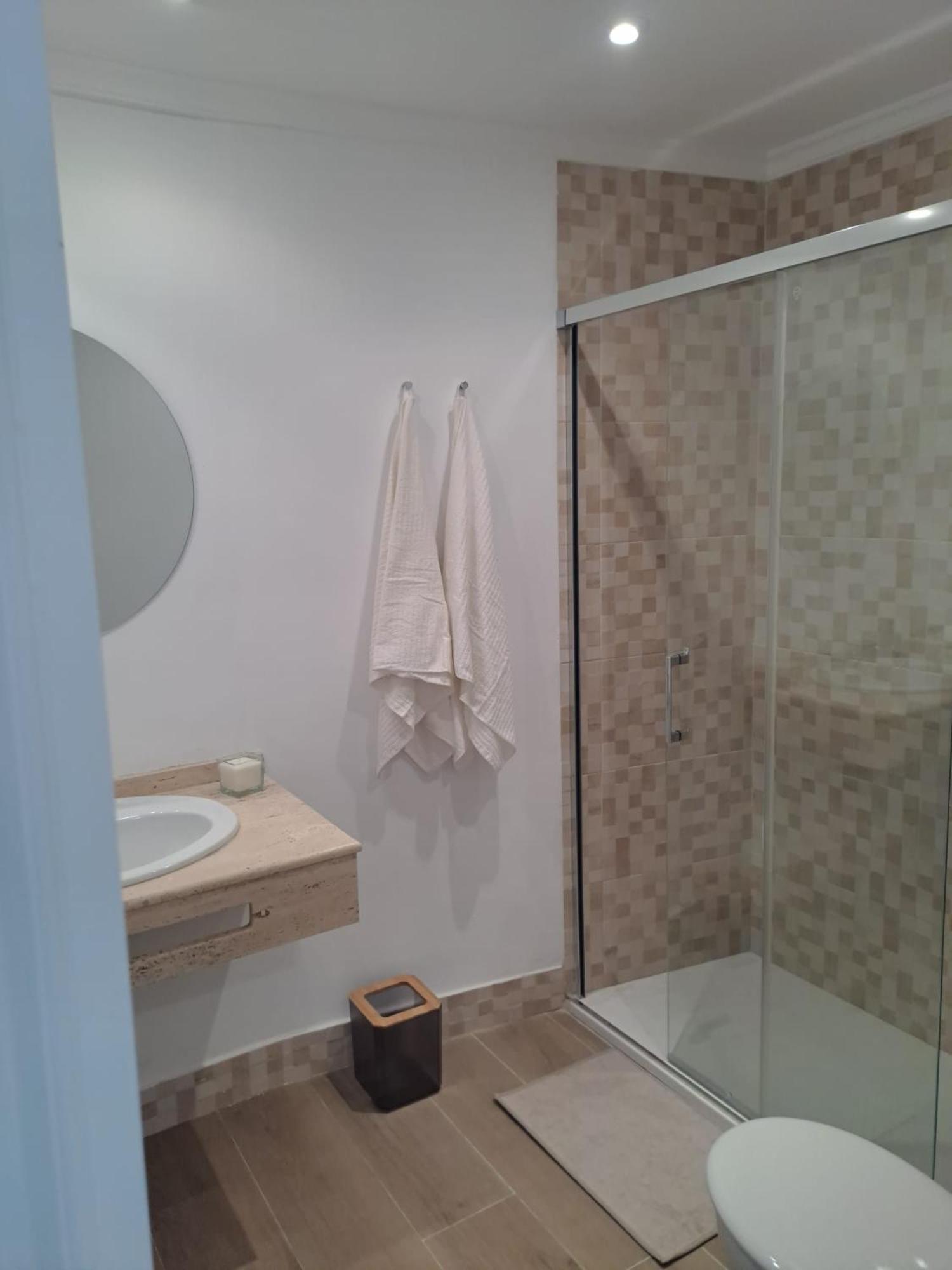 Apartamento Compartido Hab Privadas Playa De La Caleta Cadiz Exterior photo
